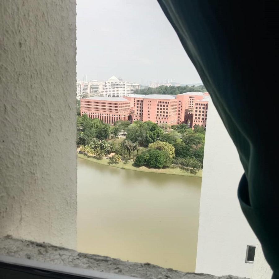 King Sebelah Alamanda * Putrajaya